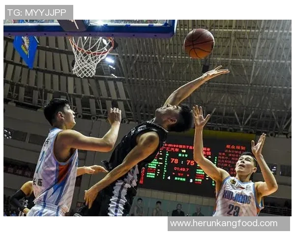 南京篮球队盯防策略分析与比赛表现的得失总结