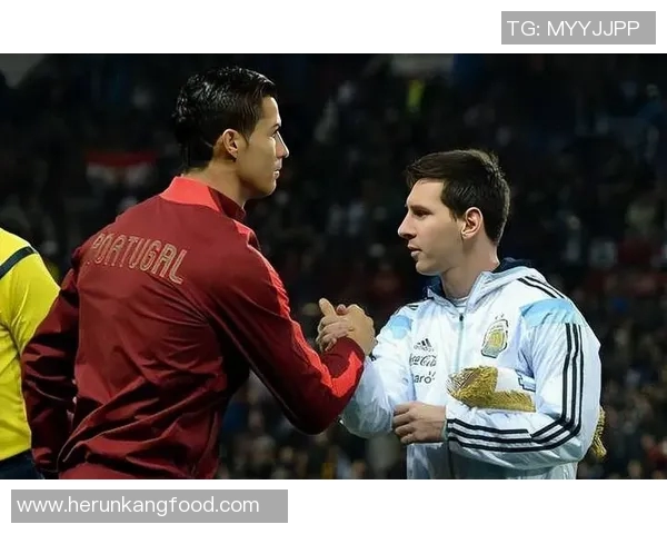 足球明星与其他明星同框的精彩瞬间分享与回顾 足球明星与其他明星同框的精彩瞬间分享与回顾